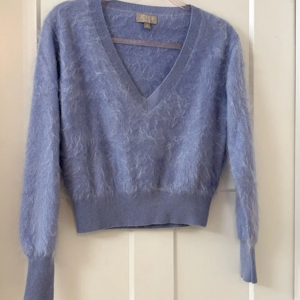 J. Crew CASHMERE Women's Soft V-Neck Eyelash Sweater in Light Blue - Picture 3 of 6